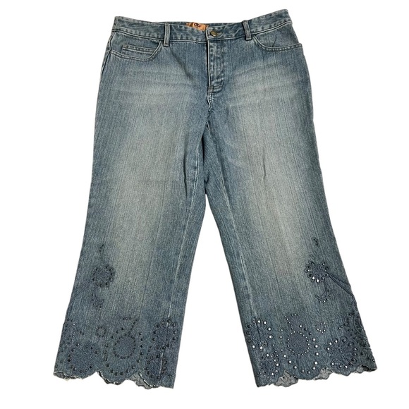 Dana Buchman Denim Scalloped Hem Embroidered Studded Capri Jeans Petite Size 8 - Picture 1 of 16